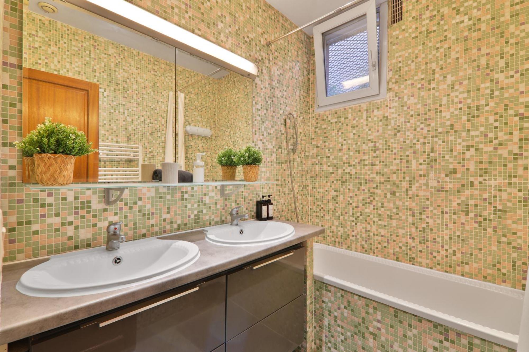 Quartier Saint Marcel Free Netflix Apartment
